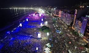 Show de Madonna reúne 1,6 milhão de pessoas em Copacabana ...