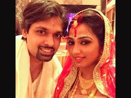 Shreya Ghoshal Marries Fiance in Traditional Bengali Ceremony