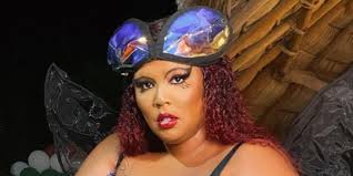 See Lizzo's Brilliant Halloween Costume as the Fly in Mike Pence's ...